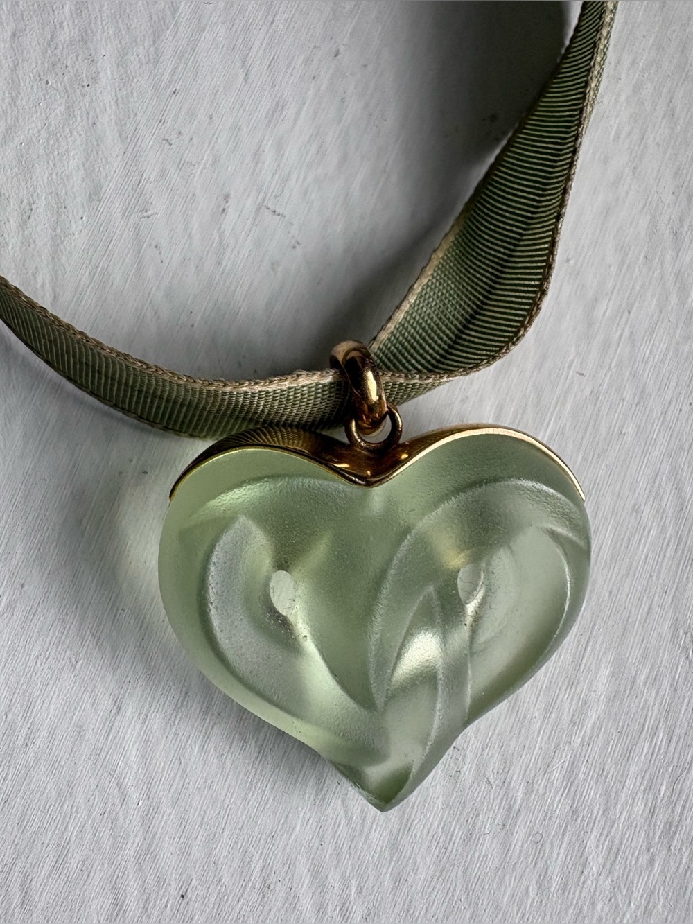 Authentic Lalique heart necklace pendant in green crystal w gold bail and ribbon